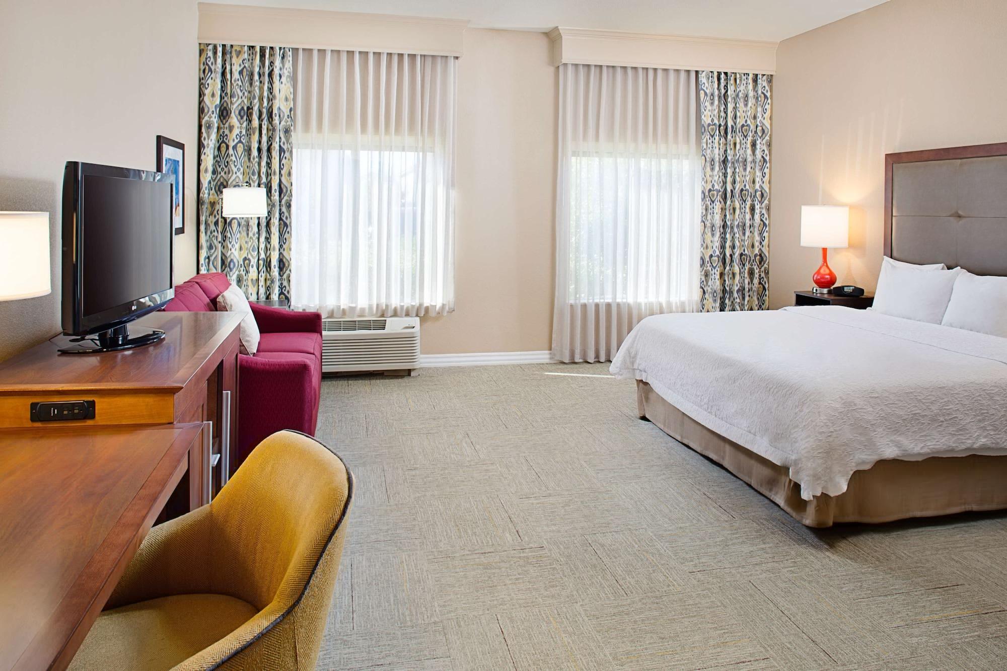 Hampton Inn & Suites Denton Ngoại thất bức ảnh