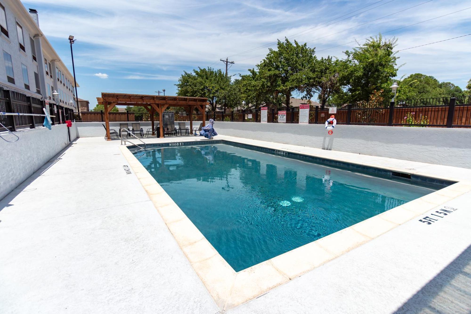 Hampton Inn & Suites Denton Ngoại thất bức ảnh