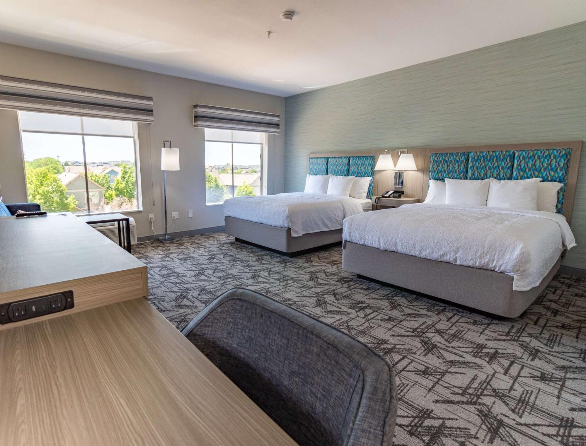 Hampton Inn & Suites Denton Ngoại thất bức ảnh