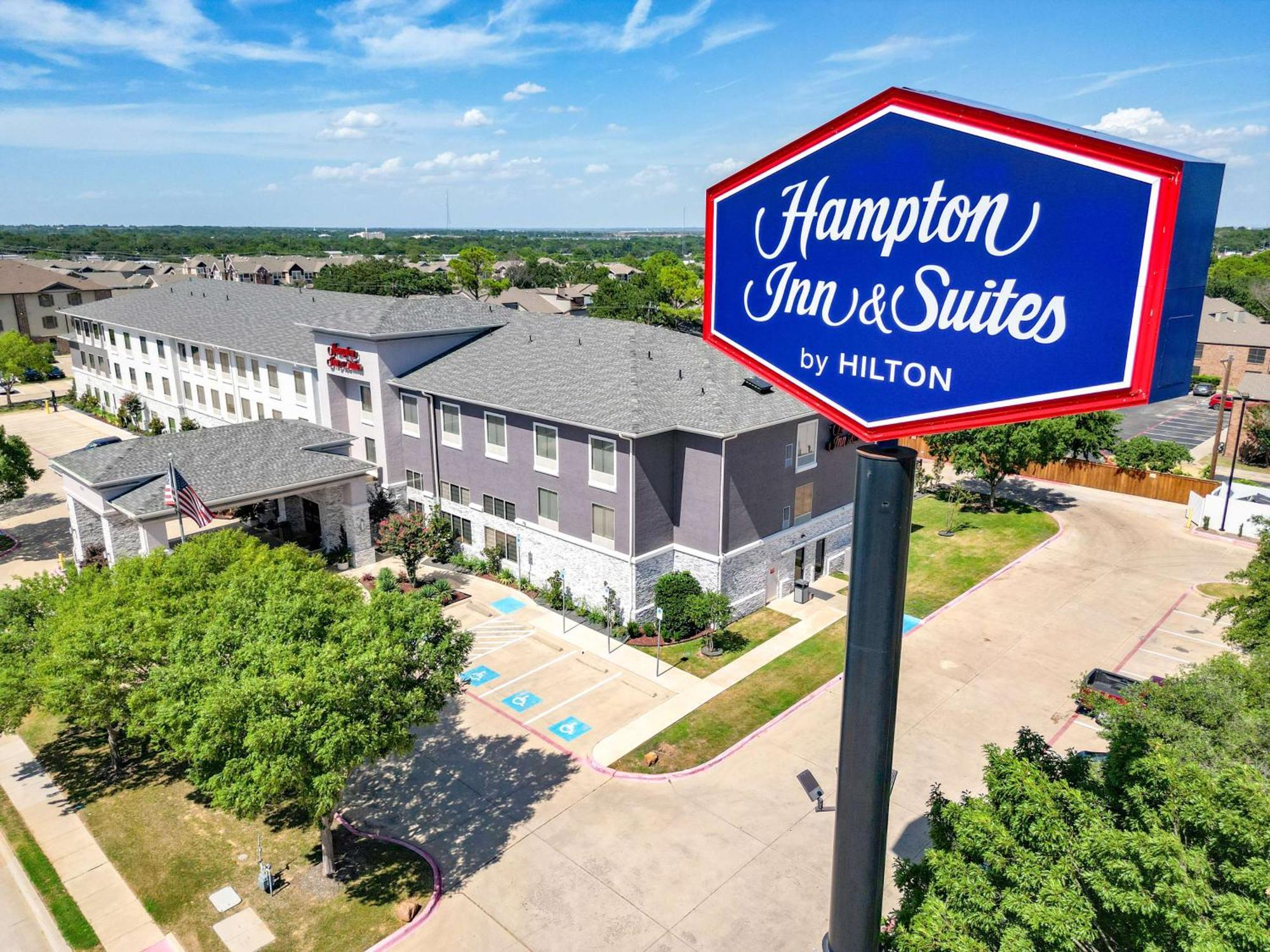 Hampton Inn & Suites Denton Ngoại thất bức ảnh