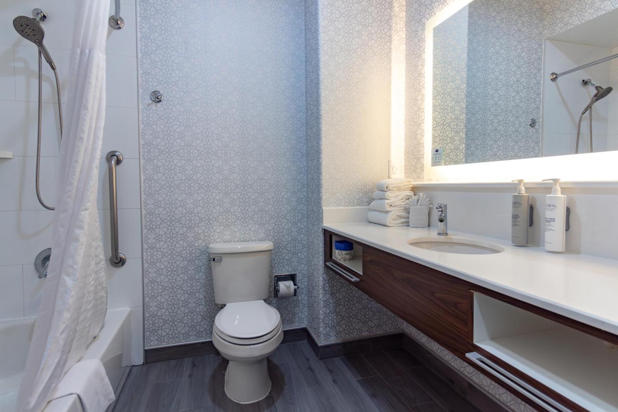 Hampton Inn & Suites Denton Ngoại thất bức ảnh