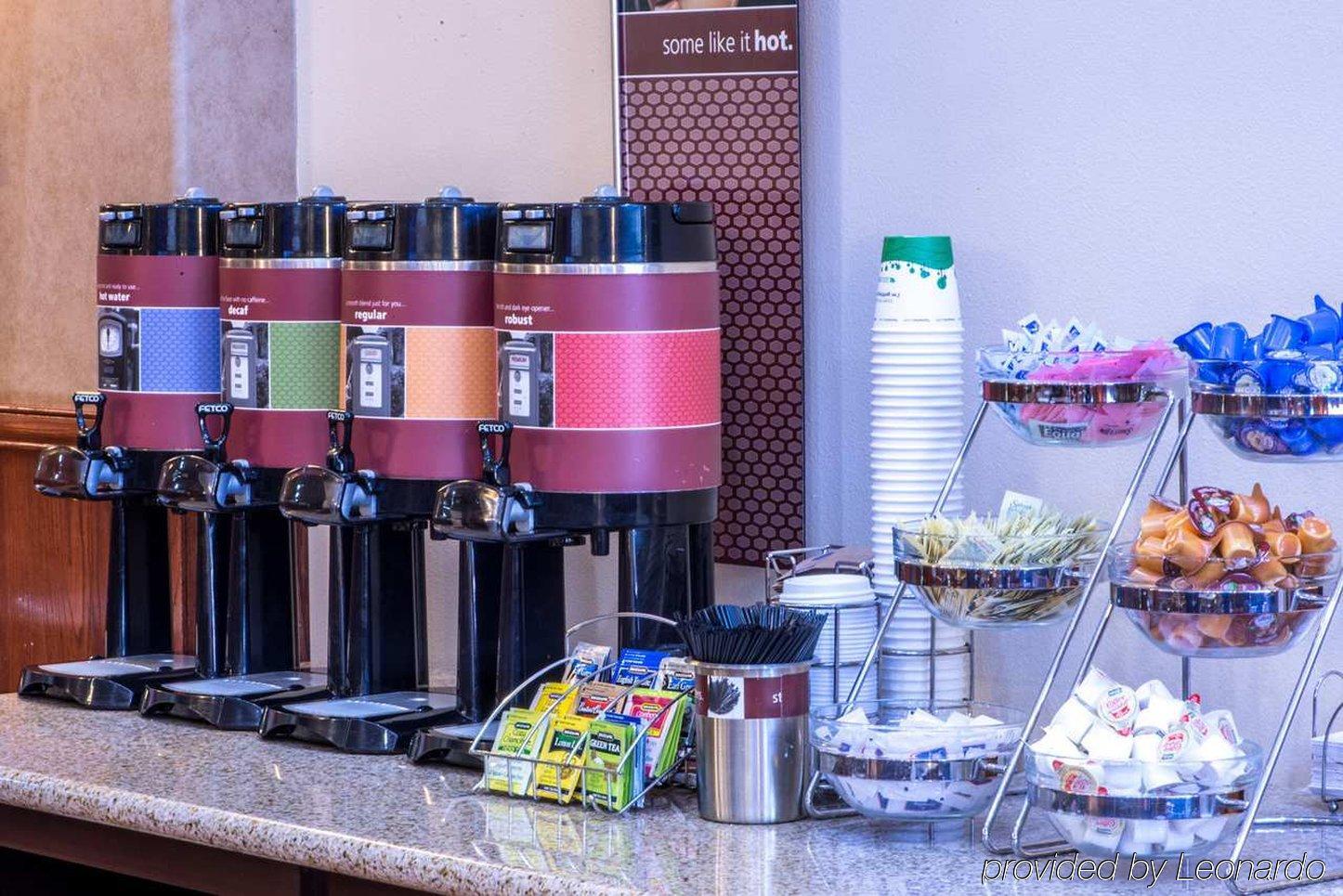 Hampton Inn & Suites Denton Ngoại thất bức ảnh