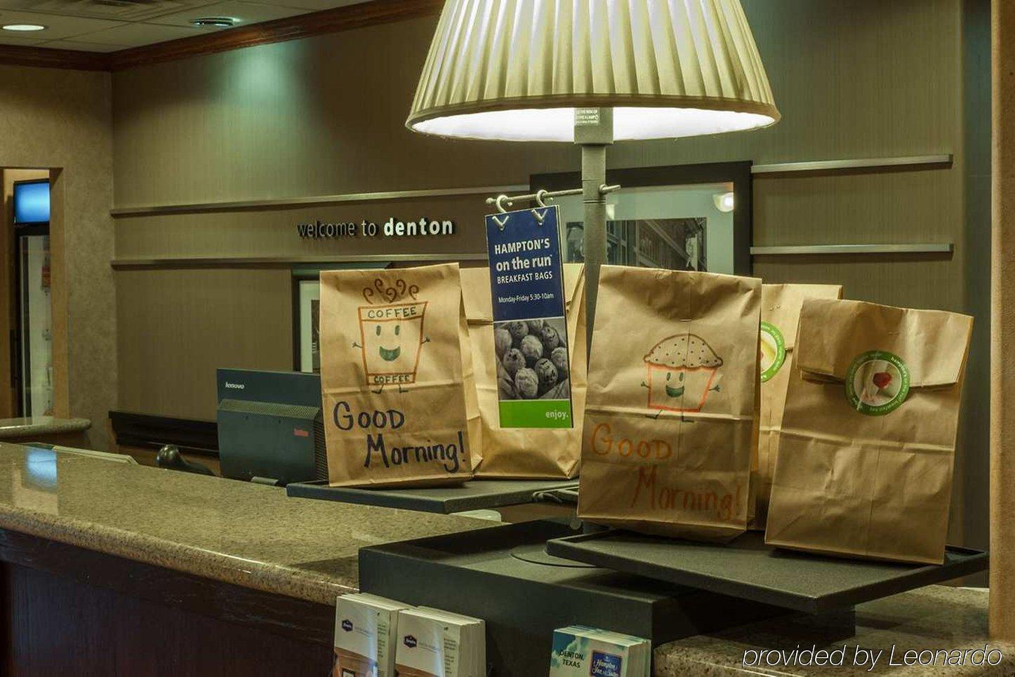 Hampton Inn & Suites Denton Ngoại thất bức ảnh